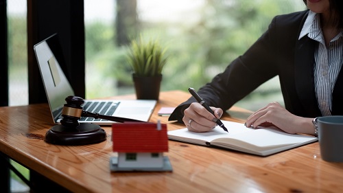 What a Real Estate Attorney Does If You Need One